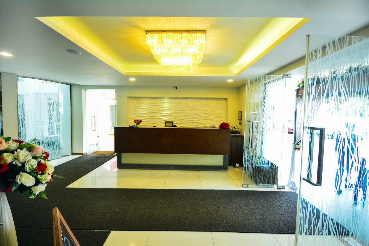 Kethumathee Hotel & Banquet Ratnapura Exterior photo